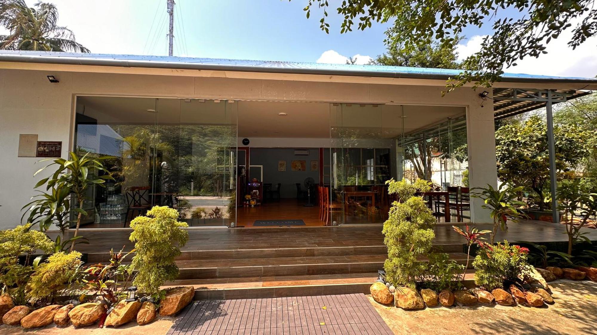 Bungalow Hotel Chi Khu Co Ong 外观 照片