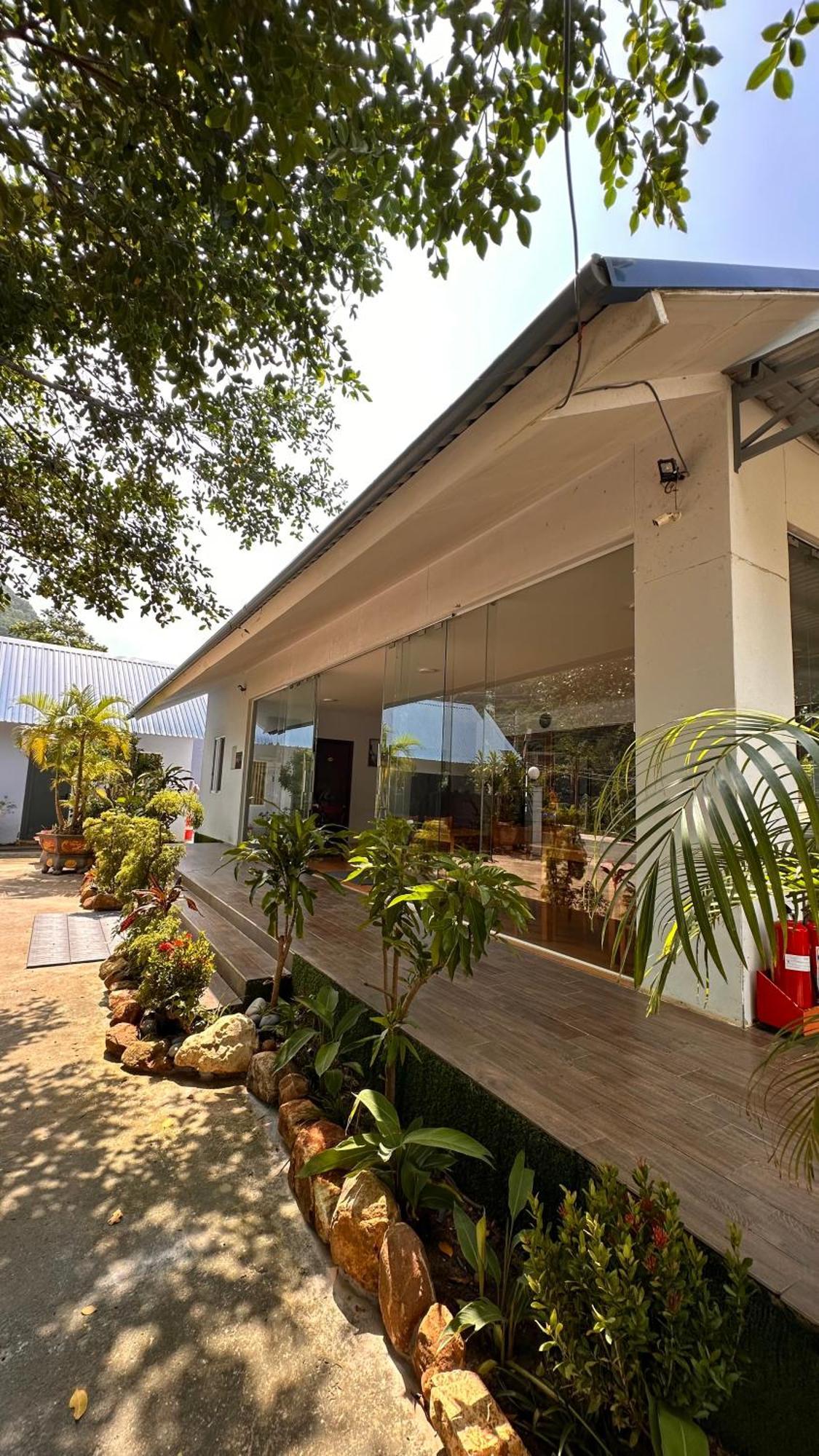 Bungalow Hotel Chi Khu Co Ong 外观 照片